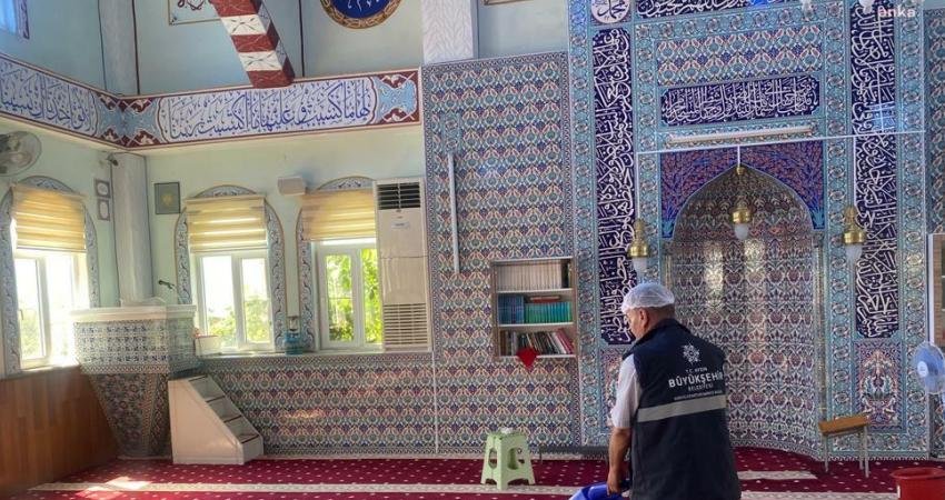 Aydın Büyükşehir Belediyesi, camileri Kurban Bayramı’na hazırlıyor. Ekipler, vatandaşların ibadetlerini