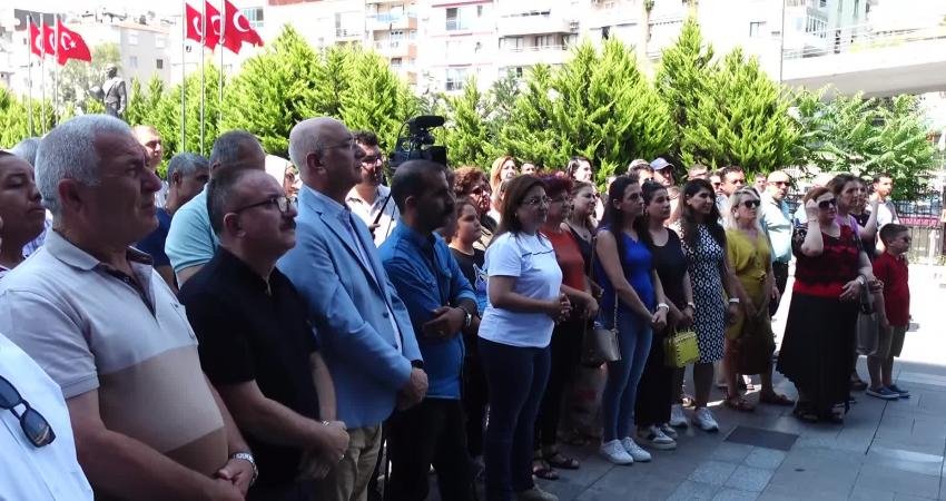 Bayraklı Belediye Başkanı Serdar Sandal, Kurban Bayramı dolayısıyla düzenlenen törende