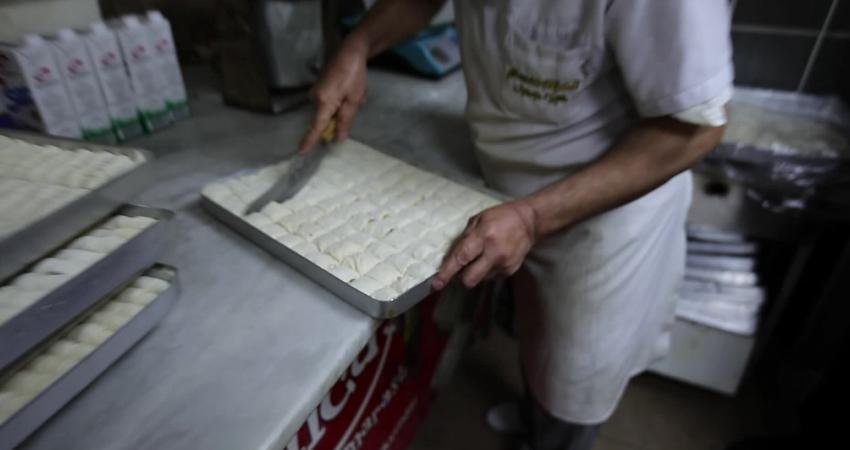 Kurban Bayramı öncesi çalışmalarını hızlandıran Bayraklı Belediyesi Zabıta Müdürlüğü ekipleri,