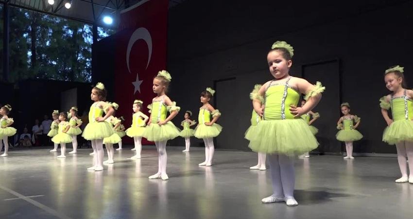 Bornova Belediyesi Hobi ve Beceri Edindirme Kursları yıl sonu dans