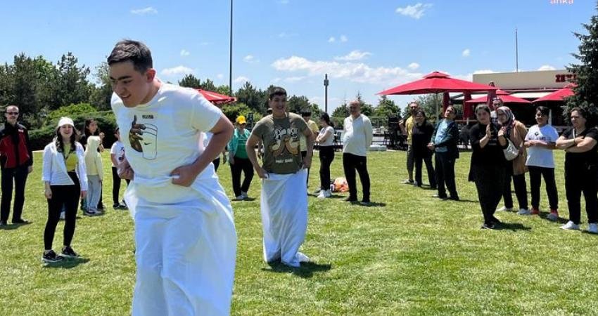 Çankaya Belediyesi’nin yaşlı bireylere hizmet verdiği Baharevleri ile engelli bireyleri
