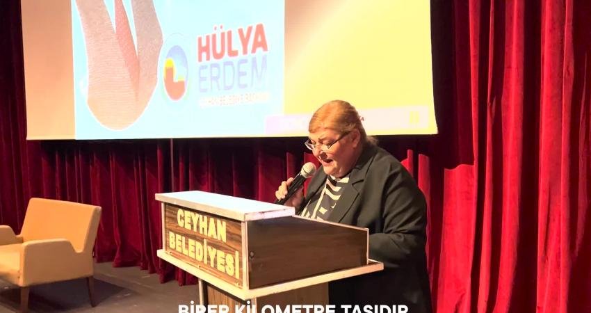 Ceyhan Belediyesi, üniversite sınavına girecek öğrenciler için konferans düzenledi. Eğitimci-yazar,