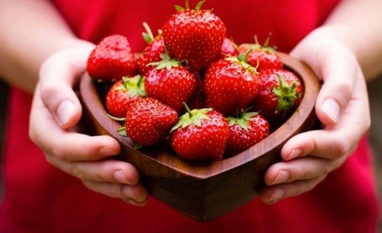 Çilek yağının cilde faydaları neler? Çilek yağı ne işe yarar?