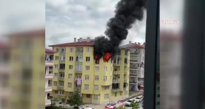 Çorum’da 5 katlı bir binada yangın çıktı. Binada bulunan 6