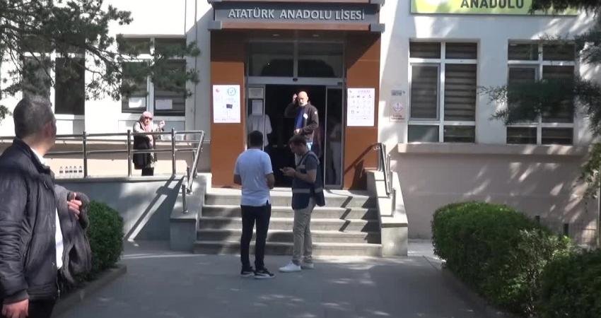 Çorum’da Yükseköğretim Kurumları Sınavı’na (YKS) girmek için Atatürk Anadolu Lisesi’ne