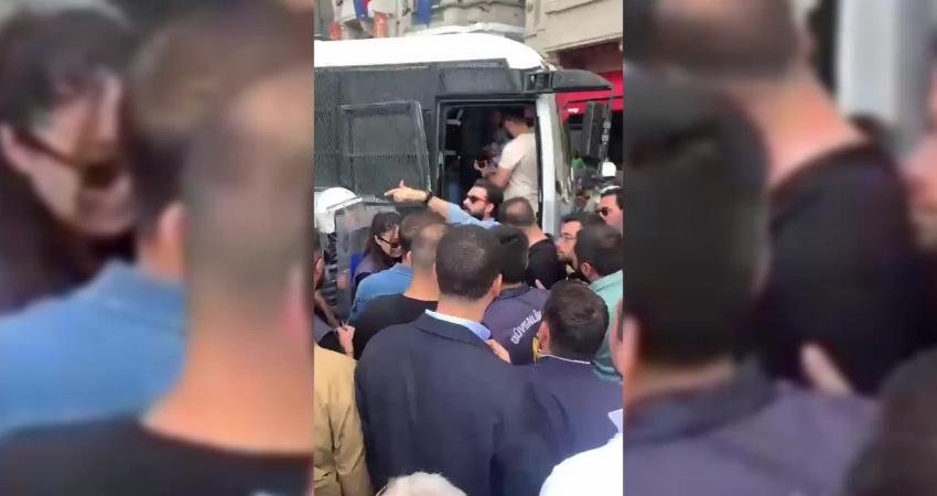 Gözaltında kaybedilen yakınlarının akıbetini sormak ve faillerin yargılanması talebiyle Galatasaray