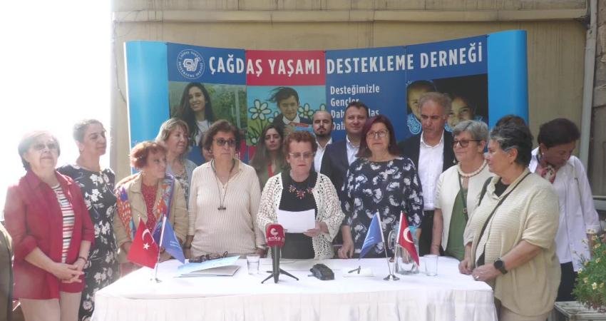 Çağdaş Yaşamı Destekleme Derneği (ÇYDD) Genel Başkanı Ayşe Yüksel tüm