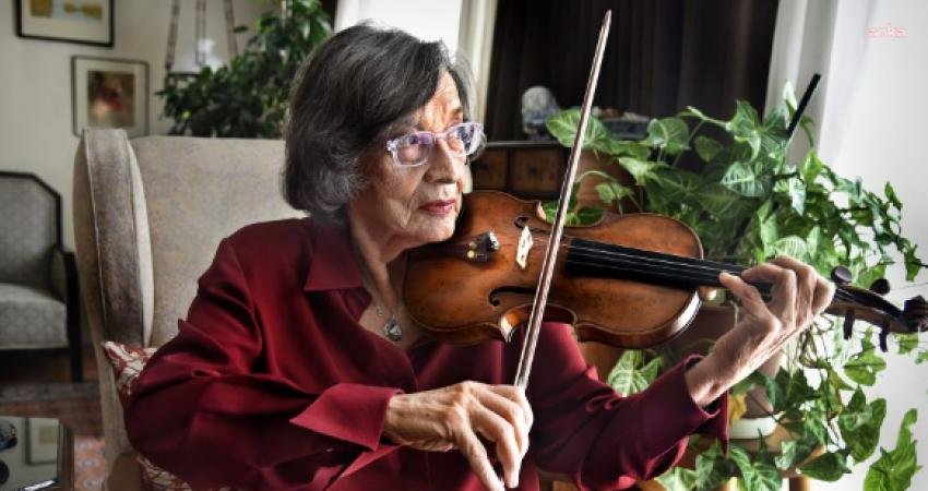 Devlet Sanatçısı keman virtüözü Suna Kan, 86 yaşında yaşamını yitirdi.