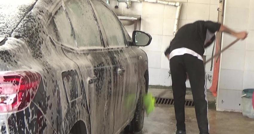 Edirne’de artan oto yıkama fiyatlarına sürücüler tepki gösterdi. Oto yıkama