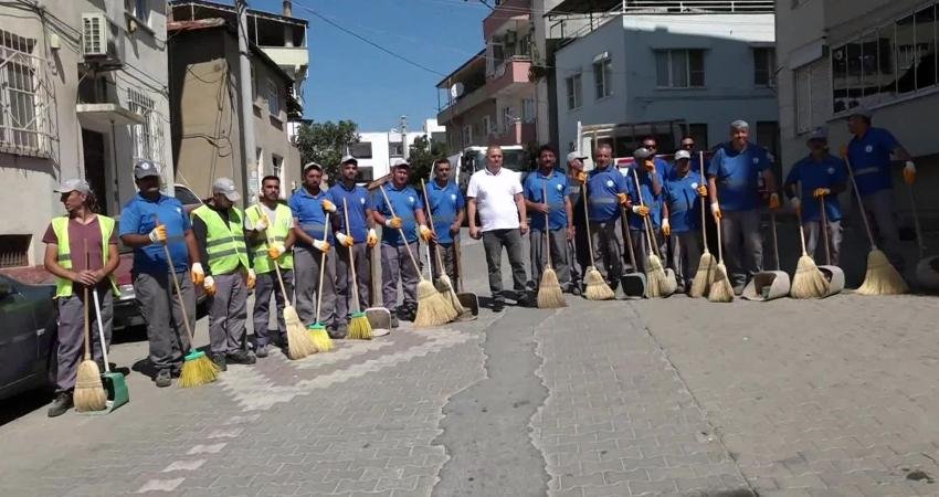 Edremit Belediyesi Temizlik İşleri Müdürlüğü ekipleri, mahallelerde yürüttüğü kapsamlı temizlik