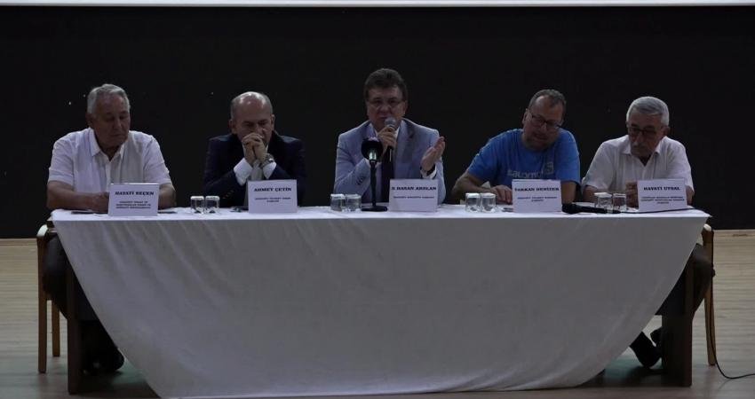  Edremit Belediyesi’nin öncülüğünde Şükrü Tunar Kültür Merkezi’nde Edremit’in il olması