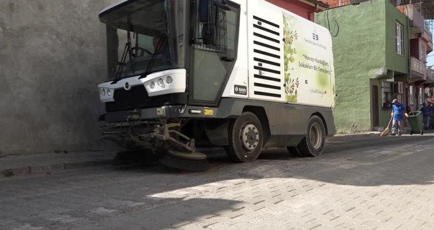 Edremit Belediyesi tarafından ilçenin tüm mahallelerinde başlatılan temizlik çalışması Hekimzade