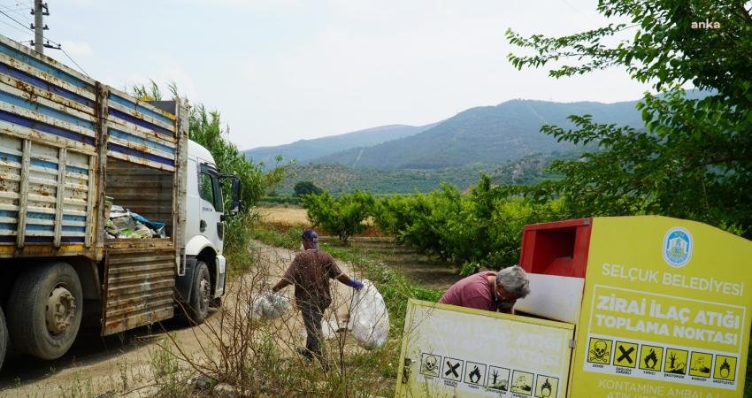 Efes Selçuk’ta Zirai Atıklar Çevreye Zarar Vermeden Toplanıyor Efes Selçuk Belediyesi tarafından tarımın yoğun yapıldığı 20 farklı noktaya