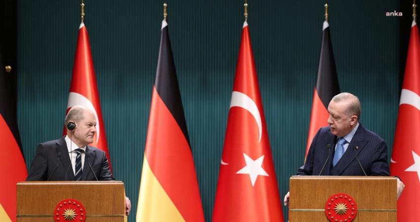 Cumhurbaşkanı Recep Tayyip Erdoğan, Almanya Başbakanı Olaf Scholz ile telefonda