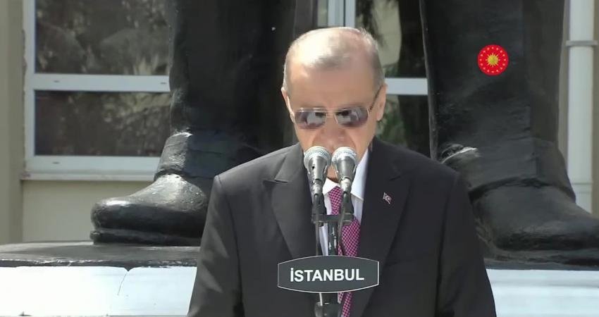 Cumhurbaşkanı Recep Tayyip Erdoğan, İstanbul Haydarpaşa Anadolu Lisesi’ndeki karne töreninde;