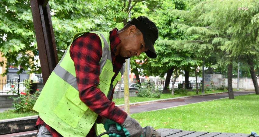 Esenyurt Belediyesi, yaz aylarının gelmesiyle birlikte ilçe merkezinde ve mahallelerde