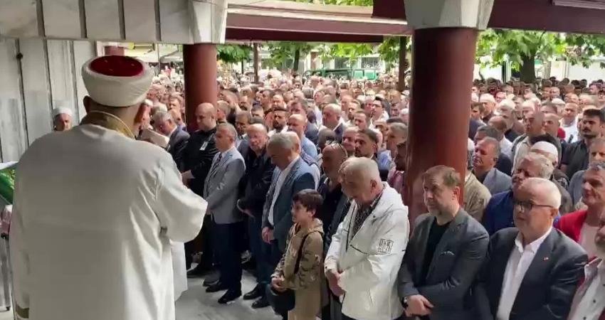 Rize Çarşı Mahallesi’nde evinin camını silerken 5. kattan düşerek hayatını