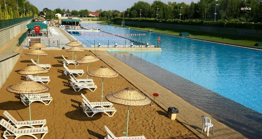 Eskişehir Büyükşehir Belediyesi’nin Kentpark içerisinde yer alan yapay plajı, 22
