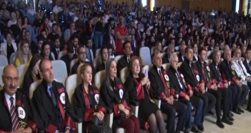 Elazığ Fırat Üniversitesi’nde 2022-2023 Akademik Yılı Mezuniyet Töreni düzenlendi. Bu yıl