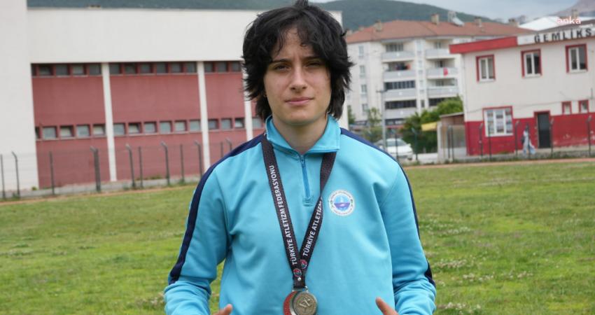 Gemlik Belediyespor’un atleti Beyzanur Topçu, Milli Takım’a girmeye hak kazandı.