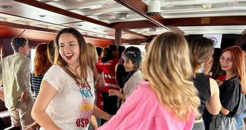 İzmir Büyükşehir Belediyesi, 15-30 yaş arası gençleri, Tarihi Bergama Vapuru’nda