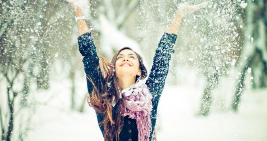 Gestalt Terapiye nazaran insan hislerinden, kanılarından, davranışlarından, ihtiyçlarından ve bu