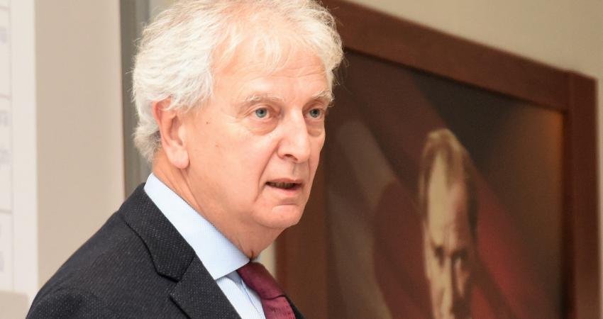 İzmir İş Dünyası Yeni Asgari Ücreti Değerlendirdi… Yorgancılar: “Yüzde 34’lük Artış Önemli, Ancak Enflasyonla Mücadelede de İvedi Adımlar Atılmalı” İzmir İş dünyası, net 11 bin 402 TL olarak açıklanan