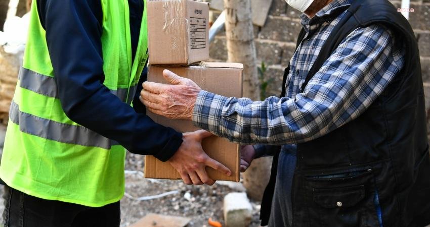 İzmir Büyükşehir Belediyesi Kurban Bayramı’nda da ihtiyaç sahibi aileleri unutmuyor.