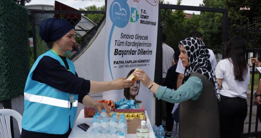 İzmit Belediyesi, üniversite sınavına girecek öğrencileri yalnız bırakmadı. Ekipler, üniversite