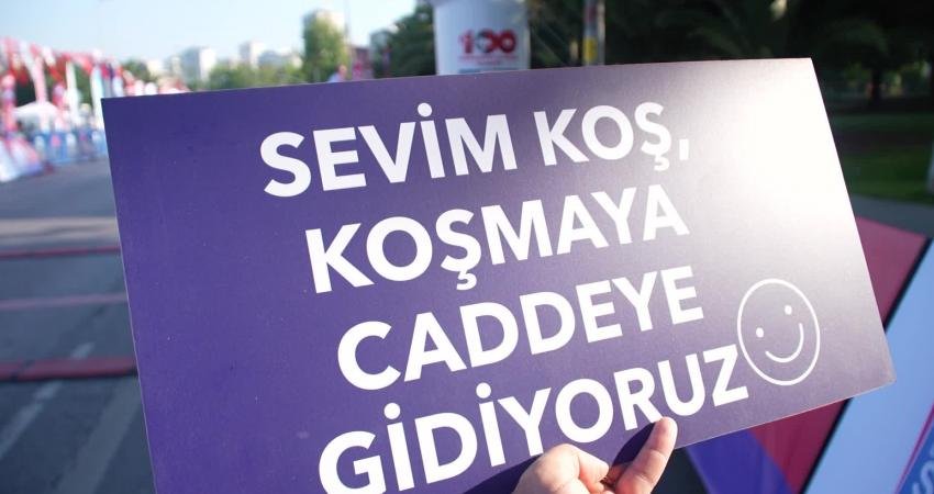 Kadıköy Belediyesi’nin ‘Cadde 10k-21k’ Koşu ve Paten Yarışları Tamamlandı Kadıköy Belediyesi tarafından Caddebostan Sahili’nde düzenlenen ‘Cadde 10K-21K’ koşu ve