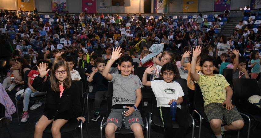 Kadıköy Belediyesi’nin bu yıl 21’incisini kez düzenlediği ‘Çocuk Tiyatro Festivali’