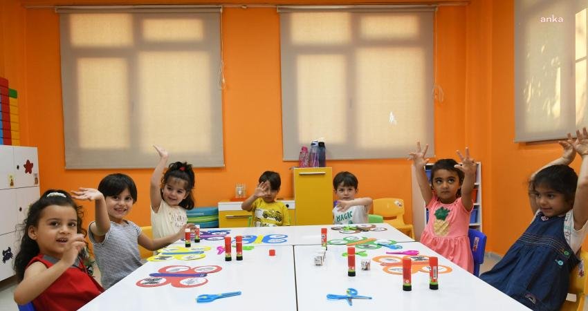 Karabağlar Belediyesi’nin Özgür Semt Merkezi, baştan sona yenilenerek Özgür Çocuk