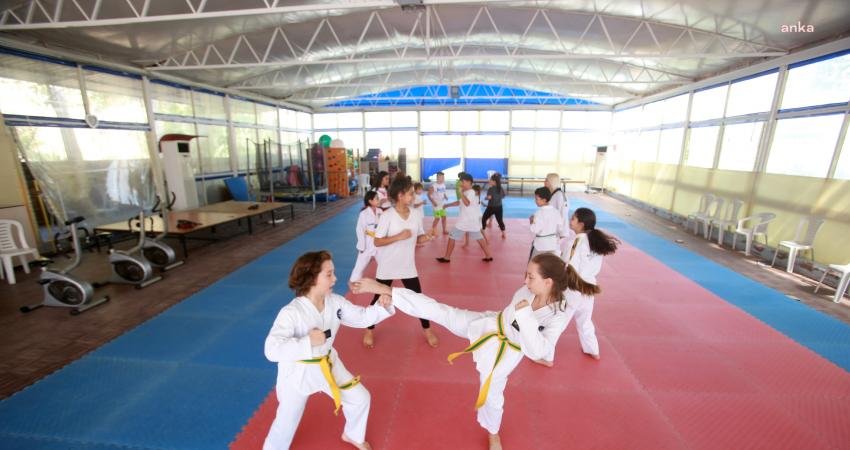 Karabağlar Belediyesi tarafından çocuklar ve gençlerin yaz aylarını en iyi