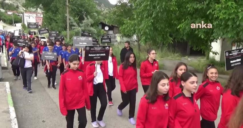 Karabük’te 400 Sporcu, Depremde Yaşamını Yitirenler İçin Saygı Yürüyüşü Yaptı Gençlik ve Spor Bakanlığı tarafından Karabük’te düzenlenen 2023 Ana Lig