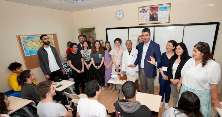 Kartal Belediye Başkanı Gökhan Yüksel, belediyenin eğitim kurumlarında öğrenim gören