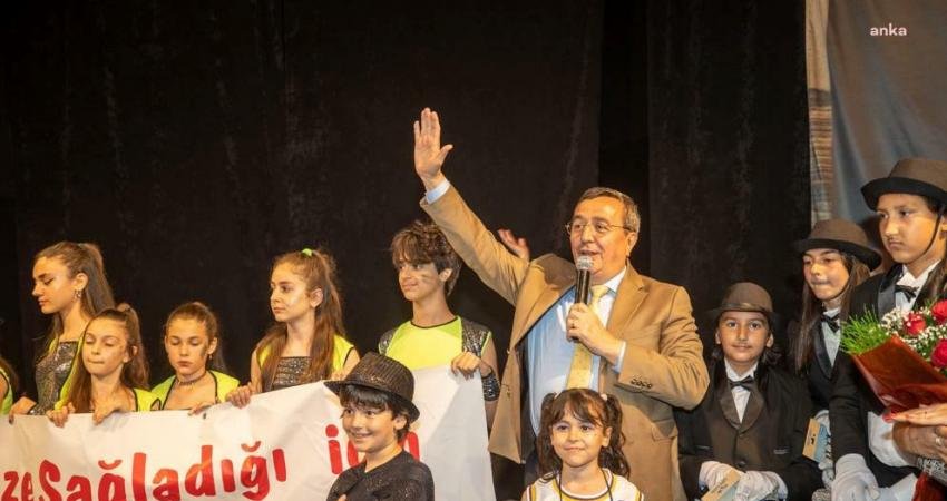 Konak Belediye Başkanı Abdül Batur, Güzelyalı Nazım Hikmet Kültür Merkezi