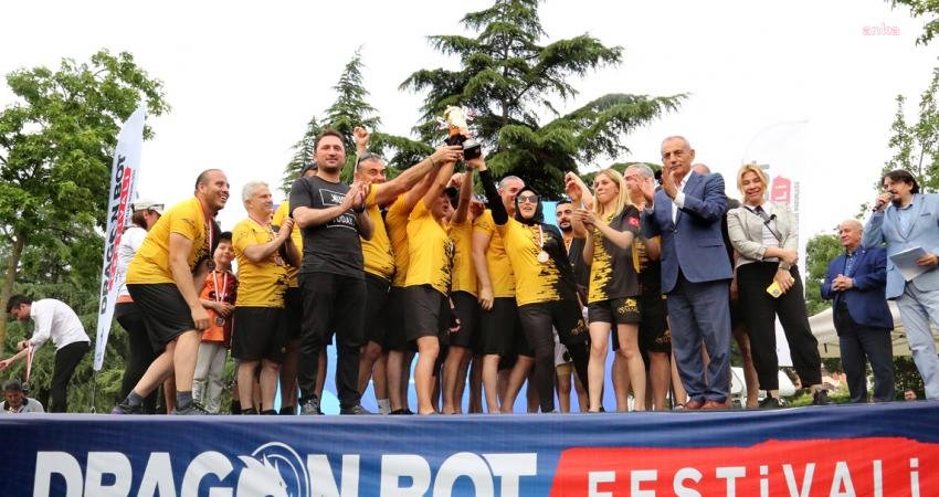 Küçükçekmece Belediyesi Gençlik ve Spor Hizmetleri Müdürlüğü tarafından Küçükçekmece Gölü’nde