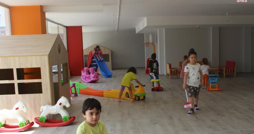 Kumluca Çocuk Kreşi ve Gündüz Bakımevi’nde Eğitim Başladı Antalya Büyükşehir Belediyesi'nin Kumluca’da yapımını tamamladığı 80 çocuk kapasiteli ve