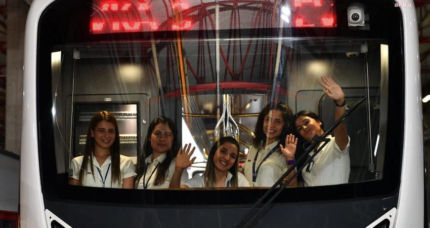 İzmir Büyükşehir Belediyesi’ne bağlı ESHOT, İZULAŞ, İZDENİZ, Metro ve Tramvay