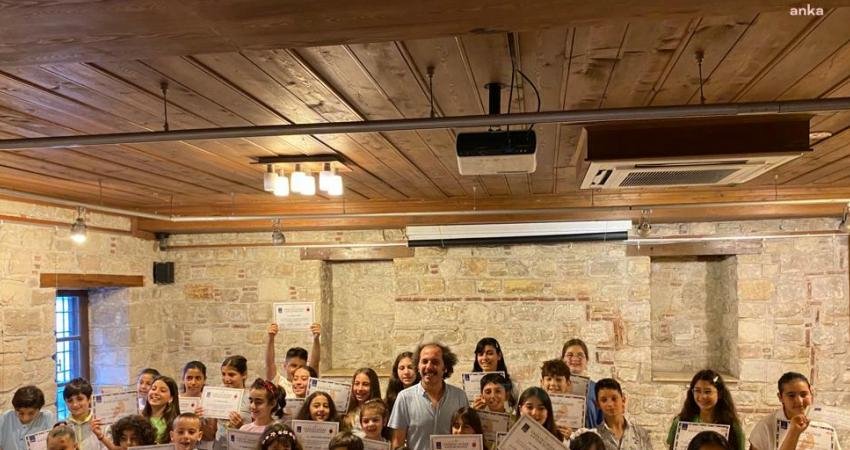 Kuşadası Belediye Tiyatrosu bünyesinde 5-13 yaş arası çocuklar için düzenlenen