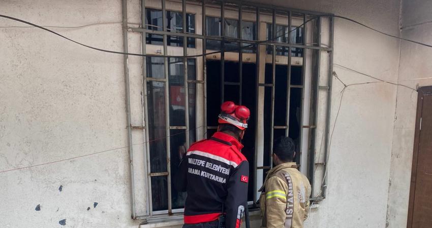 İstanbul Maltepe’de henüz belirlenemeyen bir nedenle çıkan yangında mahsur kalan