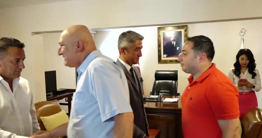 Marmaris Belediye Başkanı Mehmet Oktay, Kurban Bayramı öncesinde personeliyle bayramlaştı.