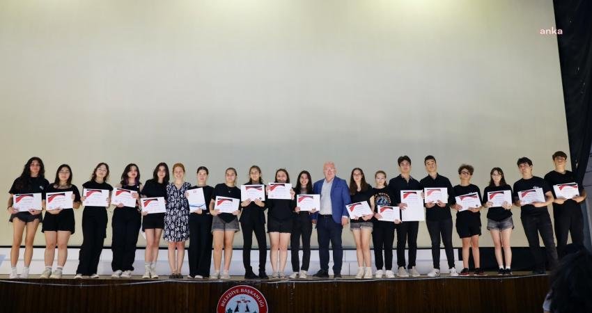 Menteşe Belediyesi’nin tiyatro, yaratıcı drama ve robotik kodlama projeleri ile