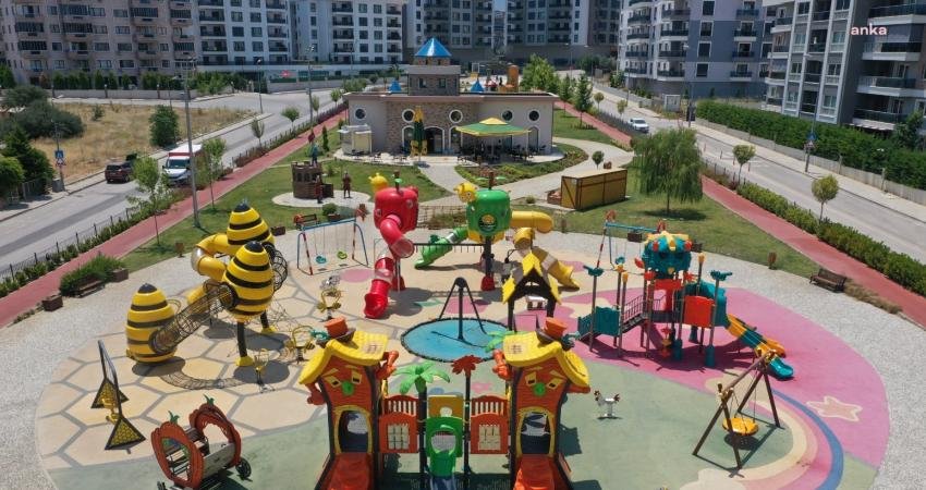 Merkezefendi Belediyesi’nin hizmete sunduğu Masal Parkı’na çocuklar ve aileleri yoğun