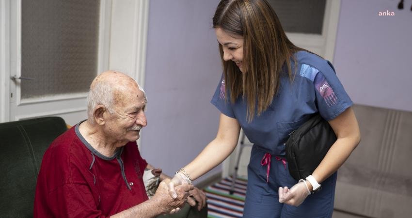 Mersin Büyükşehir Belediyesi Evde Sağlık ve Bakım Birimi, 81 Yaşındaki Yusuf Akın’a Umut Oldu Mersin Büyükşehir Belediyesi Sağlık İşleri Dairesi’ne bağlı Evde Sağlık ve