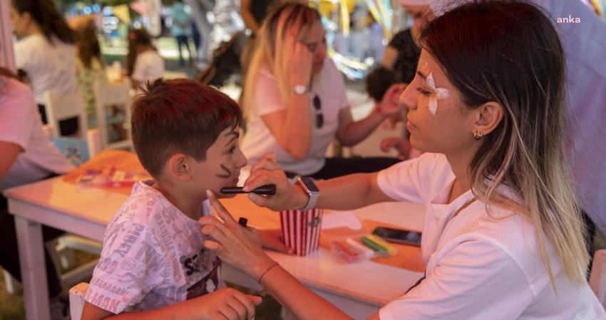 Mersin Büyükşehir Belediyesi’nden ‘Çevre ve Çocuk Şenliği’ Mersin Büyükşehir Belediyesi, Çevre Haftası’nın kapanış etkinliği olarak ‘Çevre ve