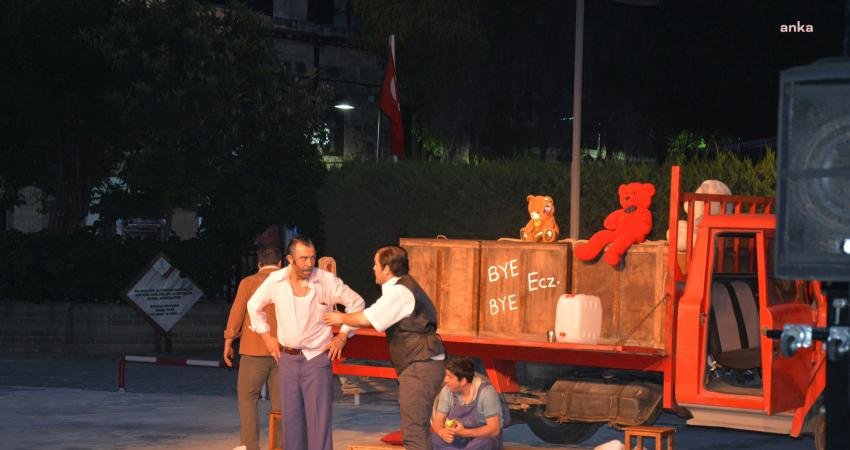 Mersin Büyükşehir Belediyesi Şehir Tiyatrosu, Tarihi Tarsus Evleri’nin bulunduğu Kızılmurat