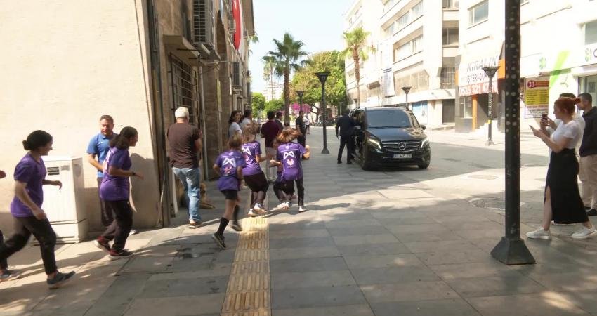 Mersin Büyükşehir Belediyesi’nin yaşama geçirdiği ‘Kır Çiçekleri’ projesi kapsamında yetişen