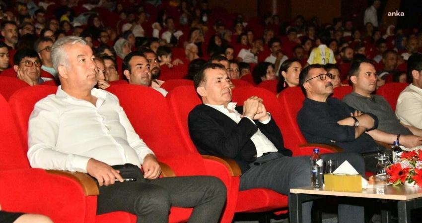 Mersin Yenişehir Belediyesi KİGEM Kursiyelerinden Yıl Sonu Gösterisi Mersin Yenişehir Belediyesi bünyesinde hizmet veren Kişisel Gelişim Merkezi’nde (KİGEM)