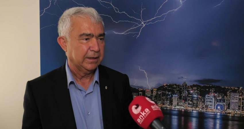 Ankara'da birkaç haftadır etkisini gösteren sağanak yağış hayatı olumsuz etkiliyor.